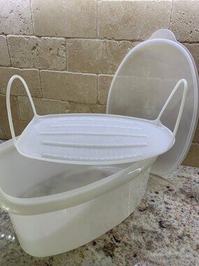 Vintage Tupperware Flavor Savor storage keeper - EUC
